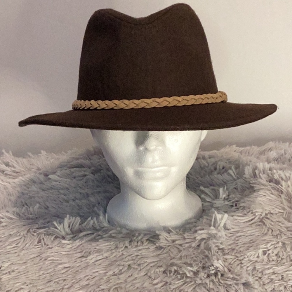 Suzy Shier felt fedora